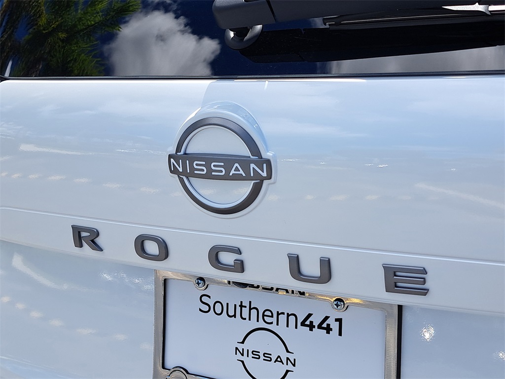 2026 Nissan Rogue SV photo 9