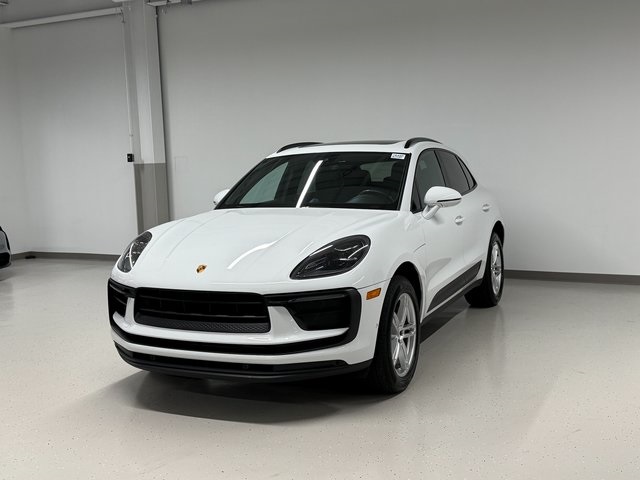 2022 Porsche Macan Base's photo