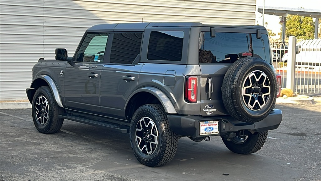2022 Ford Bronco Outer Banks photo 3