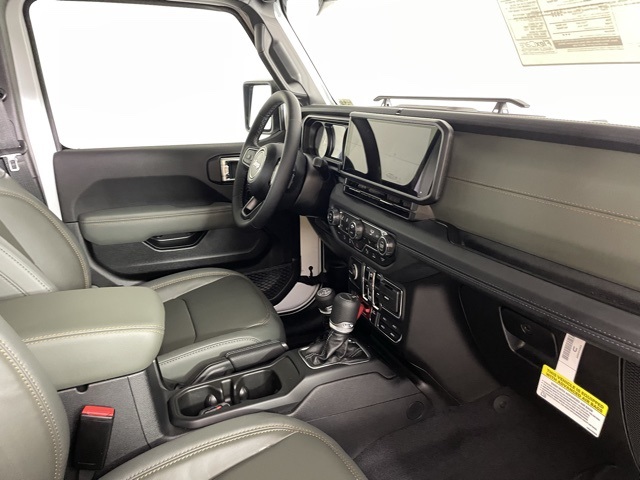 2025 Jeep Gladiator Mojave photo 13