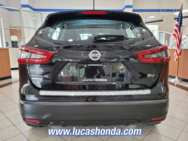 2022 Nissan Rogue Sport SV photo 4