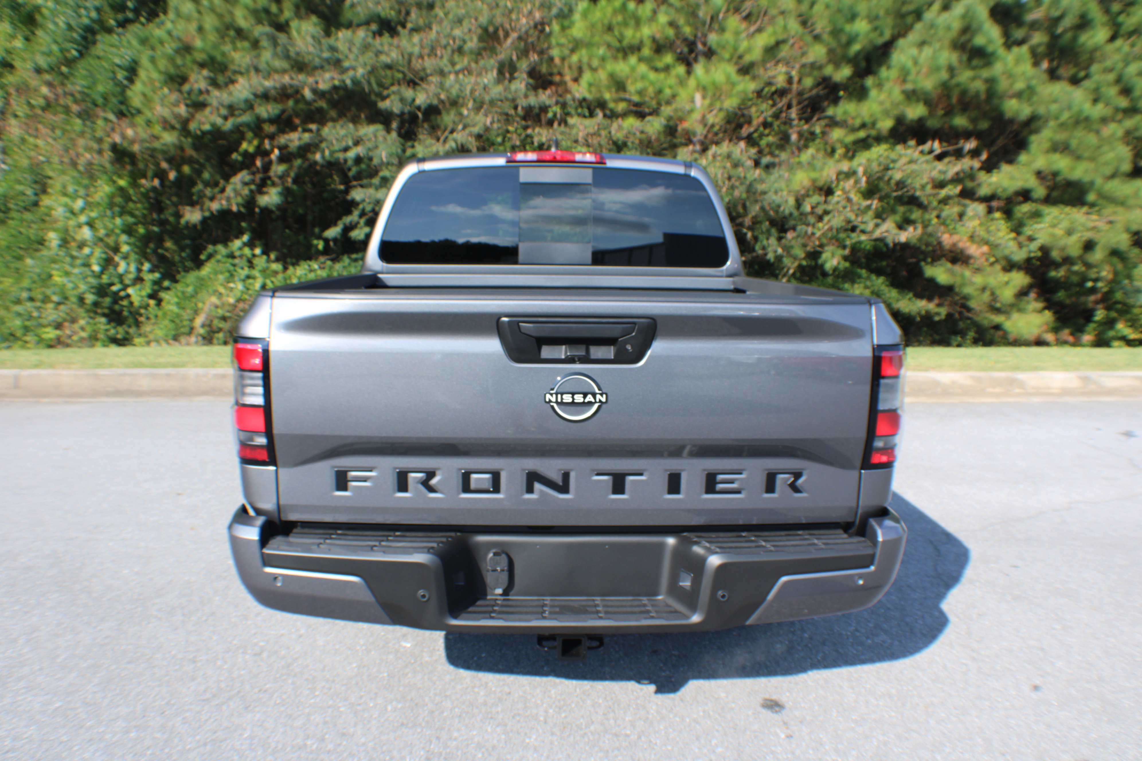 2026 Nissan Frontier SV photo 2