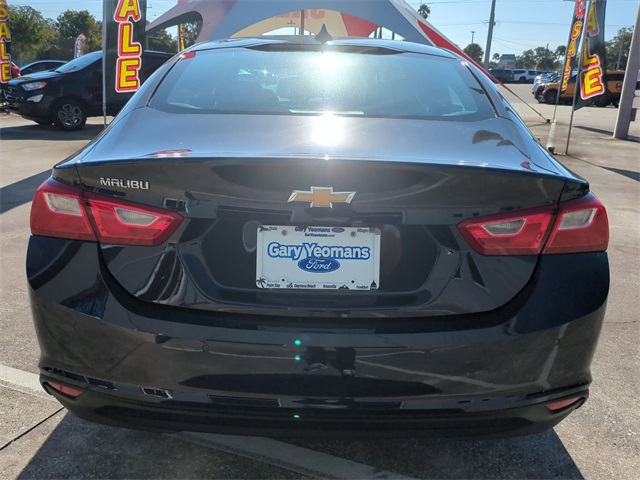 2025 Chevrolet Malibu LS photo 4