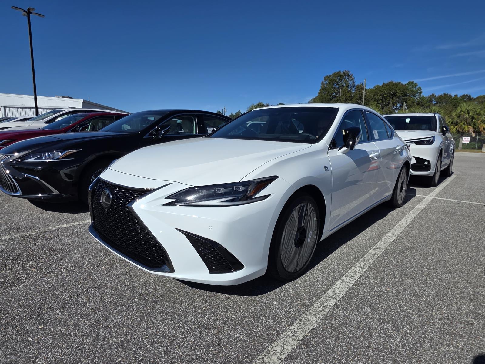 2025 Lexus ES 350 F SPORT Handling's photo