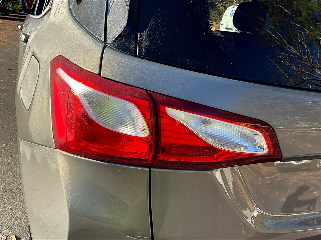 2018 Chevrolet Equinox LT photo 30