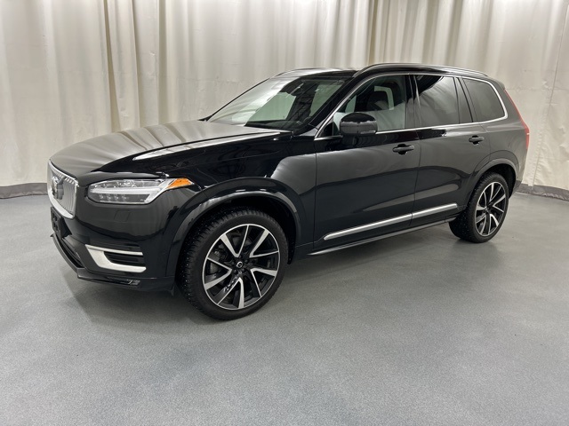 2023 Volvo XC90 Plus photo 2