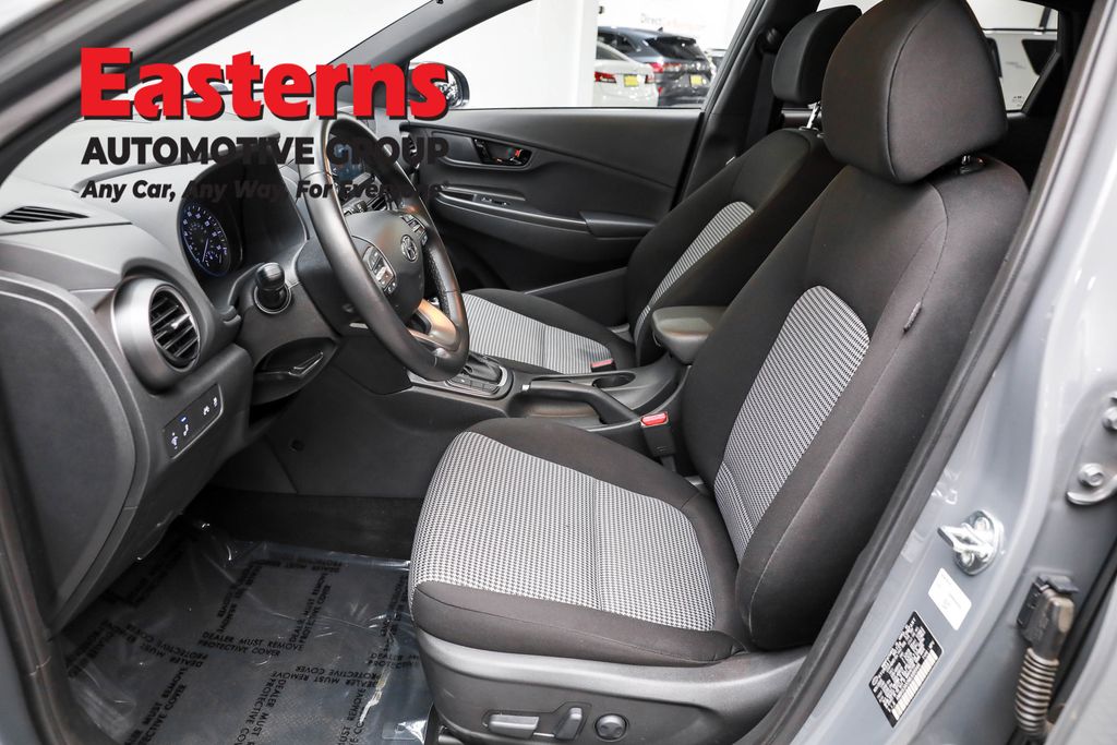 2021 Hyundai Kona SEL Plus photo 9