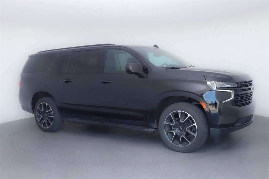 2024 Chevrolet Suburban RST's photo