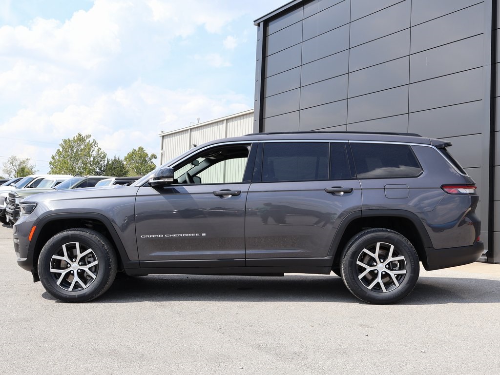 2024 Jeep Grand Cherokee Limited photo 2
