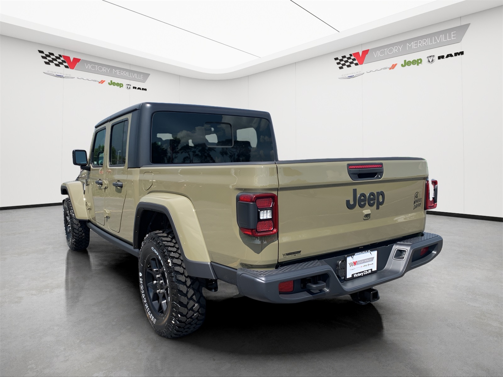 2025 Jeep Gladiator Willys photo 3