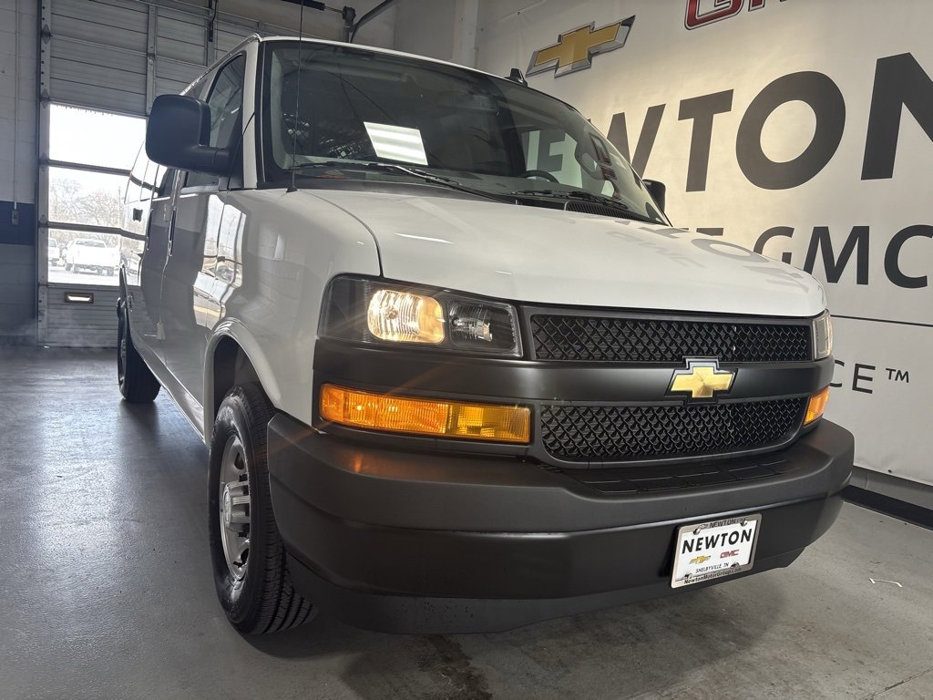 2025 Chevrolet Express Cargo 2500 photo 31