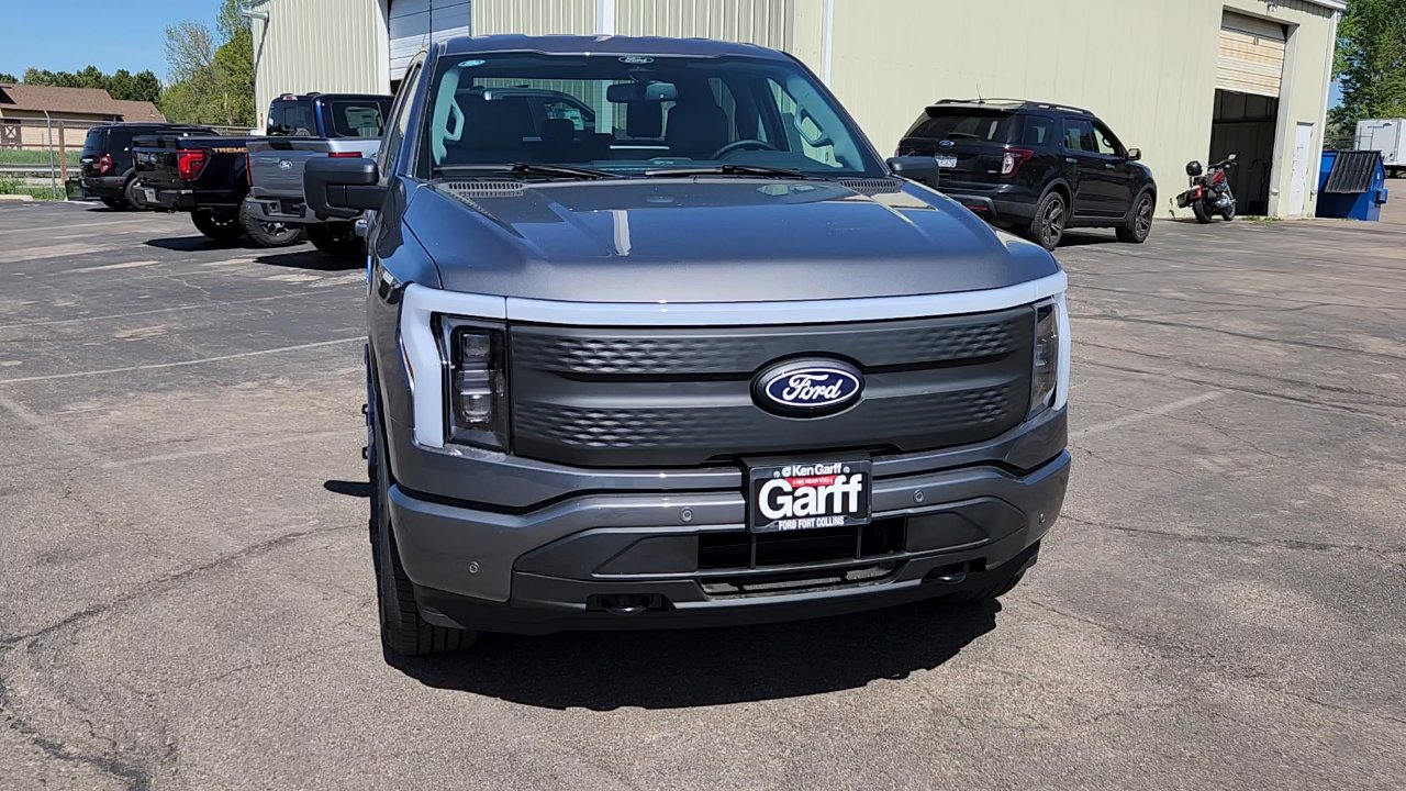 2025 Ford F-150 Lightning photo 13