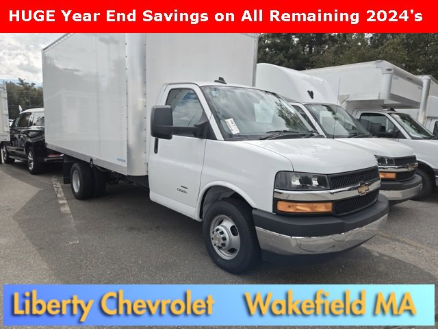 2024 Chevrolet Express Cutaway Base's photo