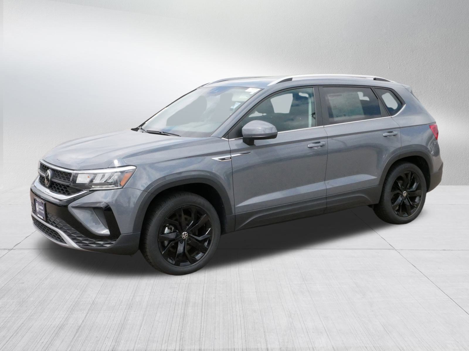 2023 Volkswagen Taos SE photo 3