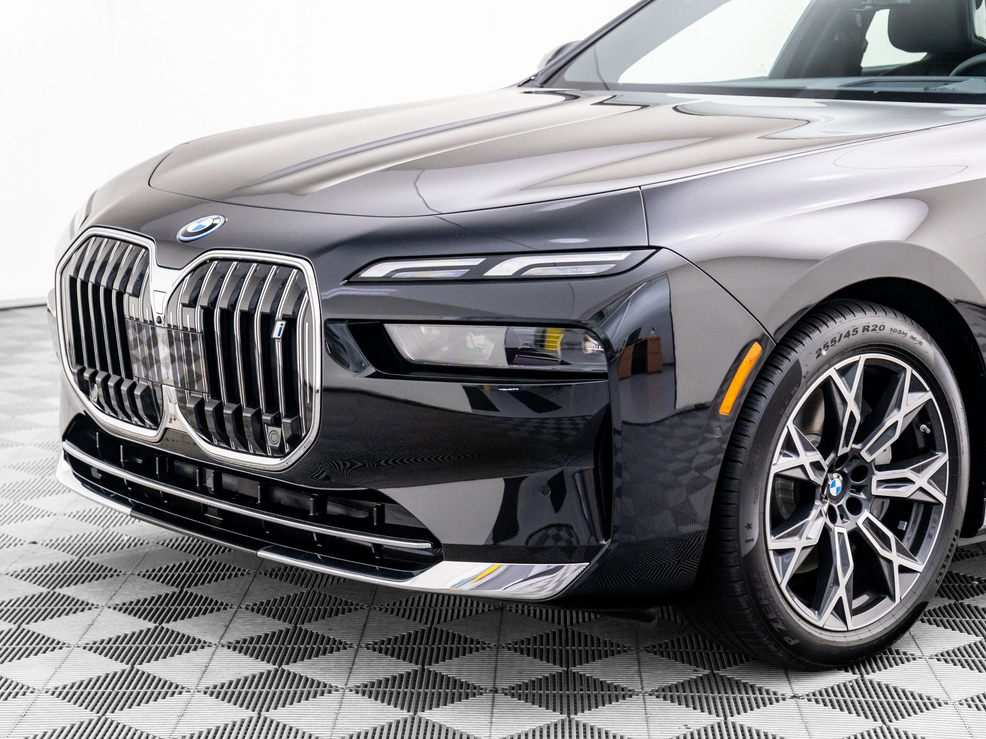 New 2025 Black Sapphire Metallic BMW eDrive50 image 36
