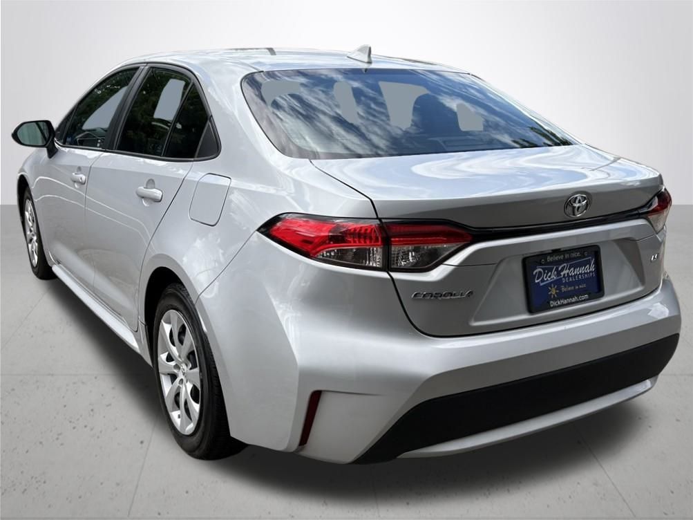2022 Toyota Corolla LE photo 10