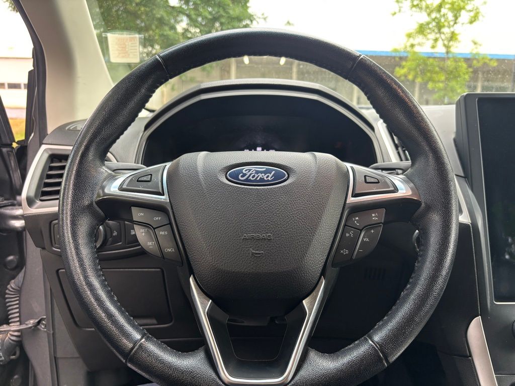 2022 Ford Edge SEL photo 11