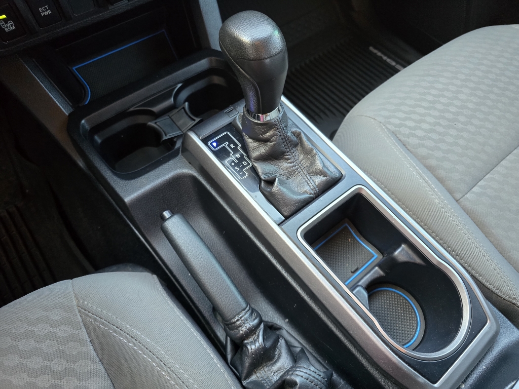 2020 Toyota Tacoma SR5 photo 19