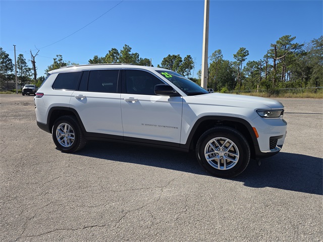 2025 Jeep Grand Cherokee Laredo X photo 2