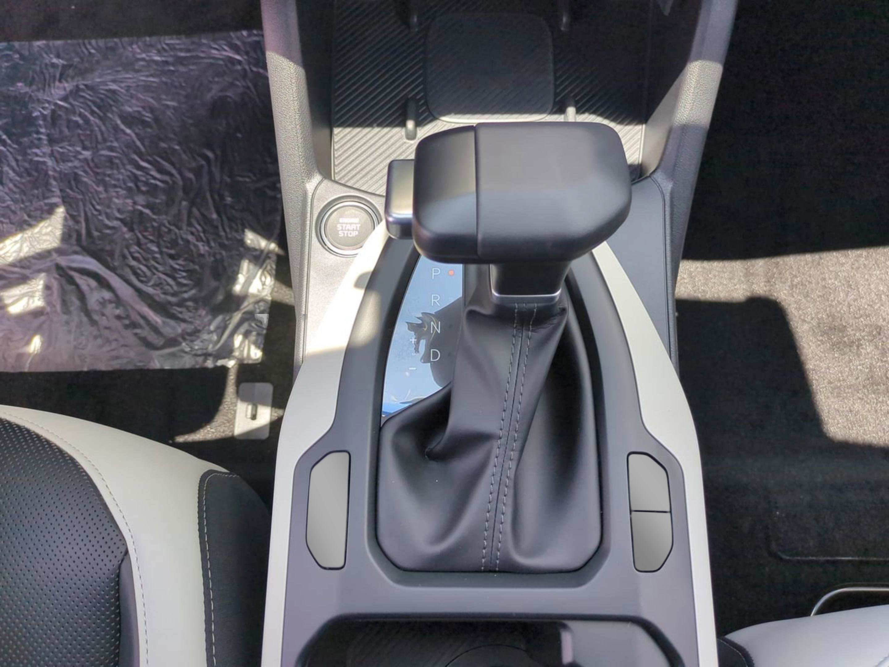 2025 Kia K4 GT-Line photo 18