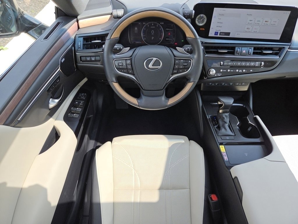 2024 Lexus ES 350 Ultra Luxury photo 4