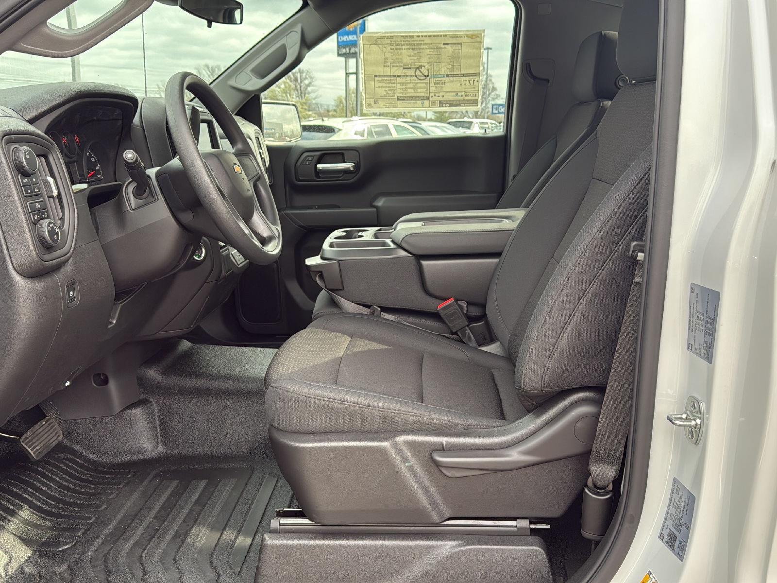 2025 Chevrolet Silverado 1500 photo 7