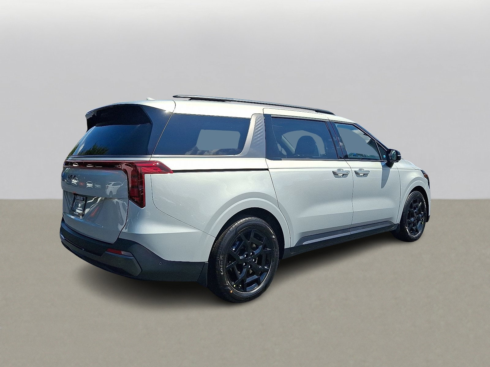 2026 Kia Carnival SX photo 3