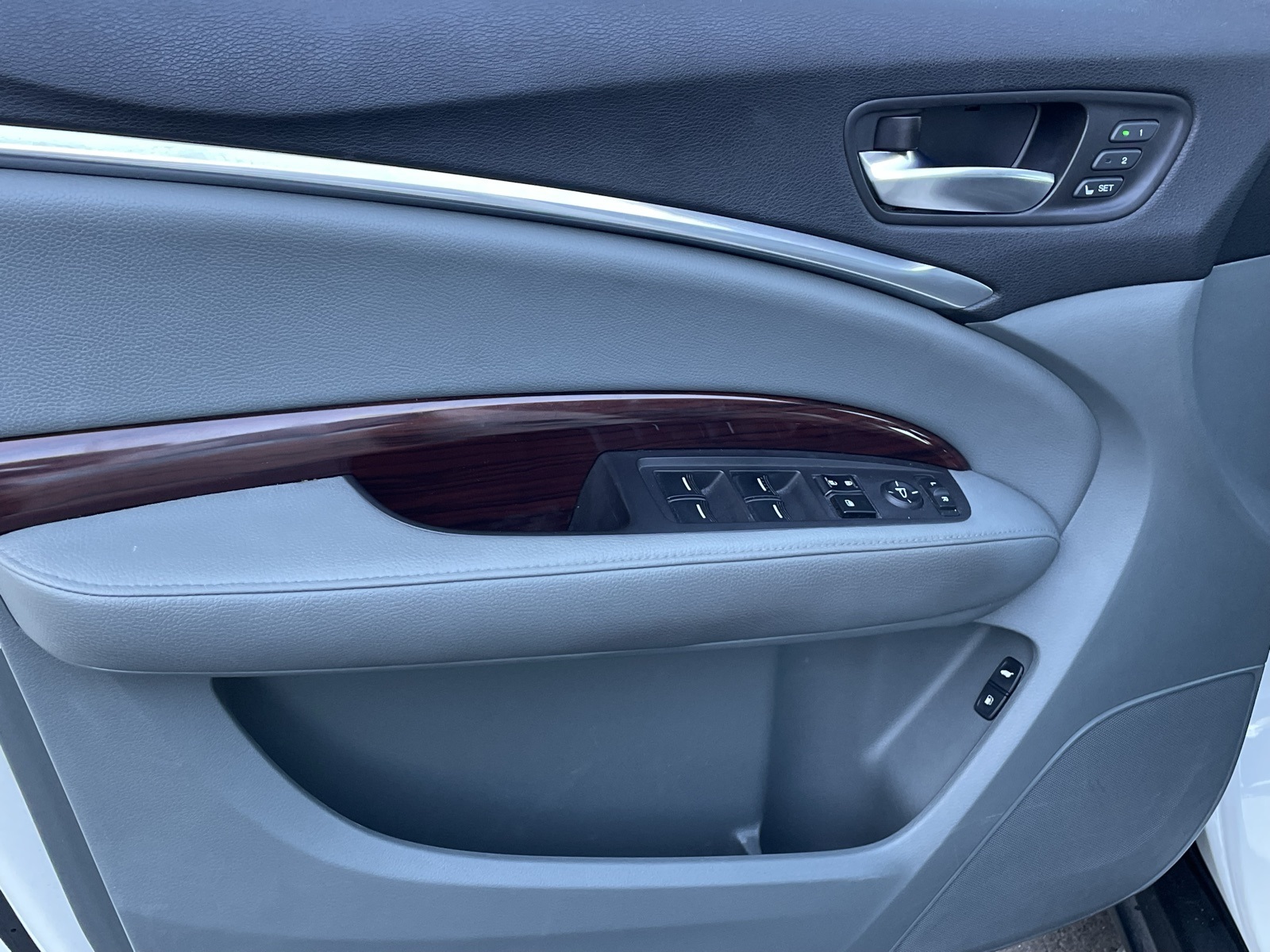2014 Acura MDX Technology SH-AWD photo 21