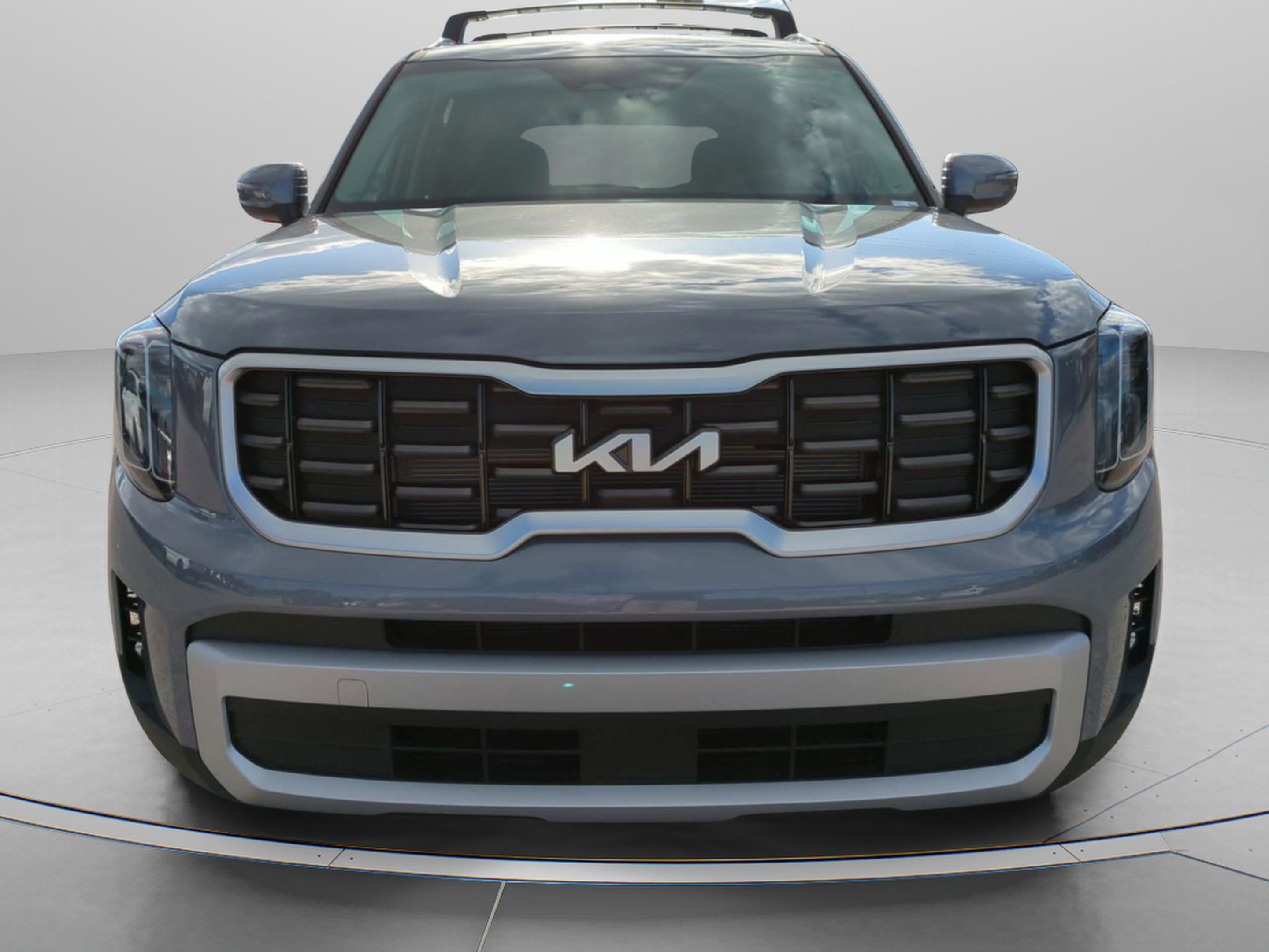 2025 Kia Telluride S photo 2
