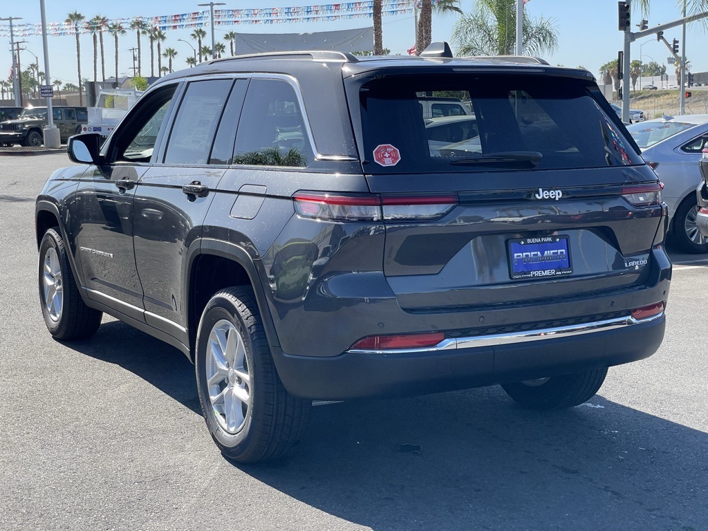 2025 Jeep Grand Cherokee Laredo X photo 4