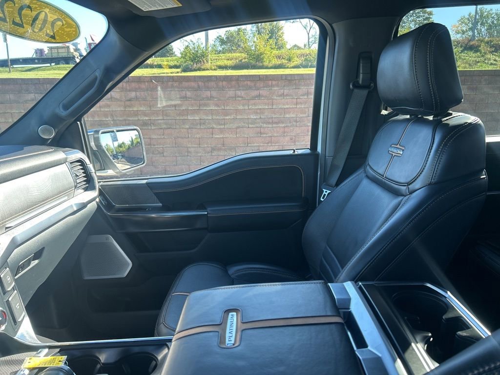 2022 Ford F-150 Platinum photo 13