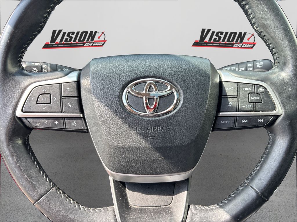 2022 Toyota Highlander XLE photo 27
