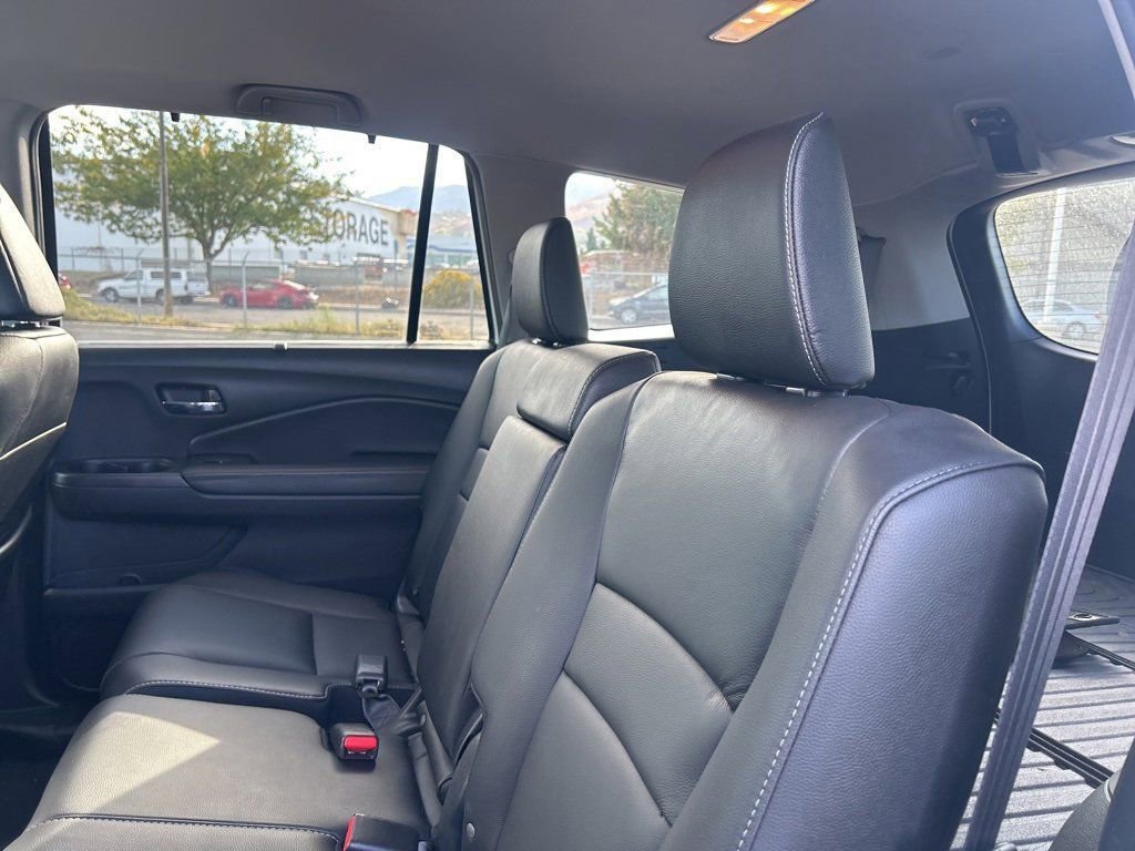 2020 Honda Pilot EX-L photo 16