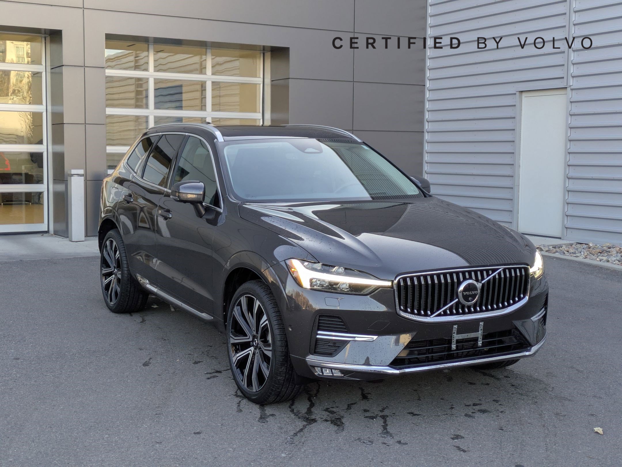 2023 Volvo XC60 Ultimate's photo
