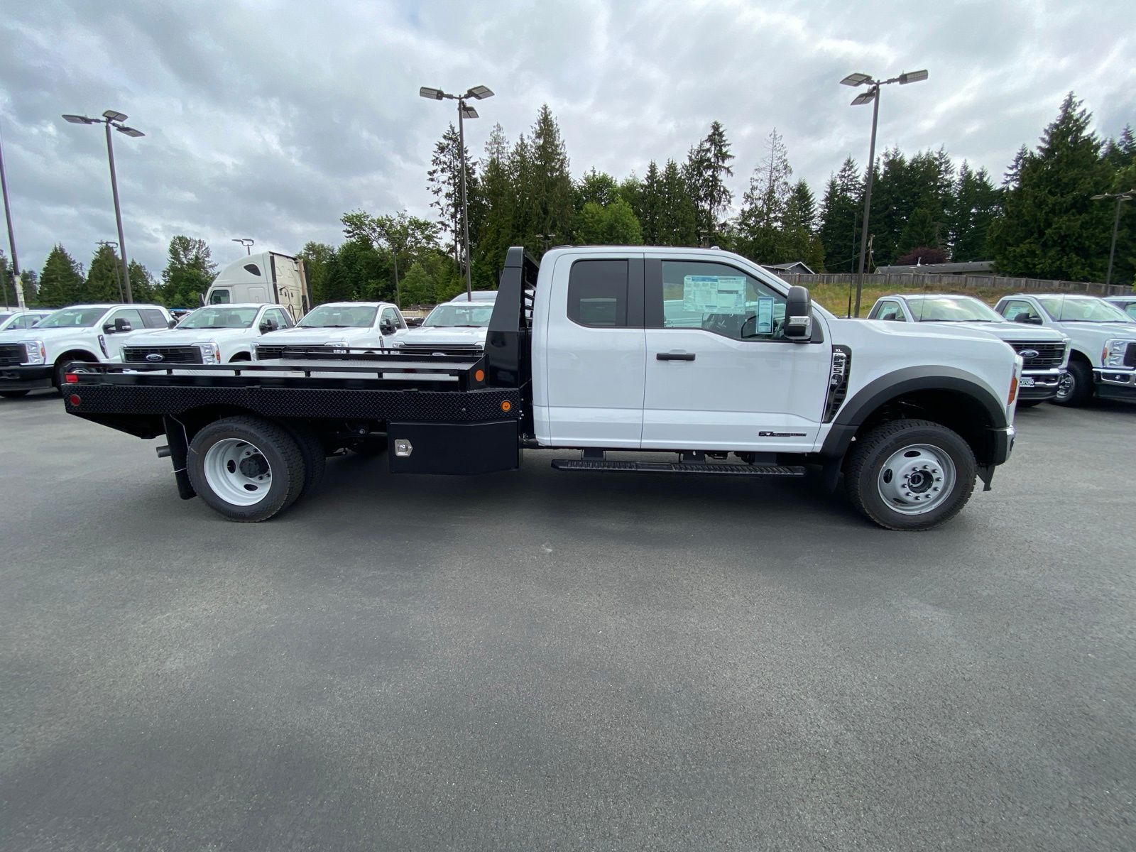 2024 Ford F-550 XL photo 4
