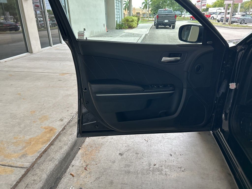 2023 Dodge Charger SXT photo 29
