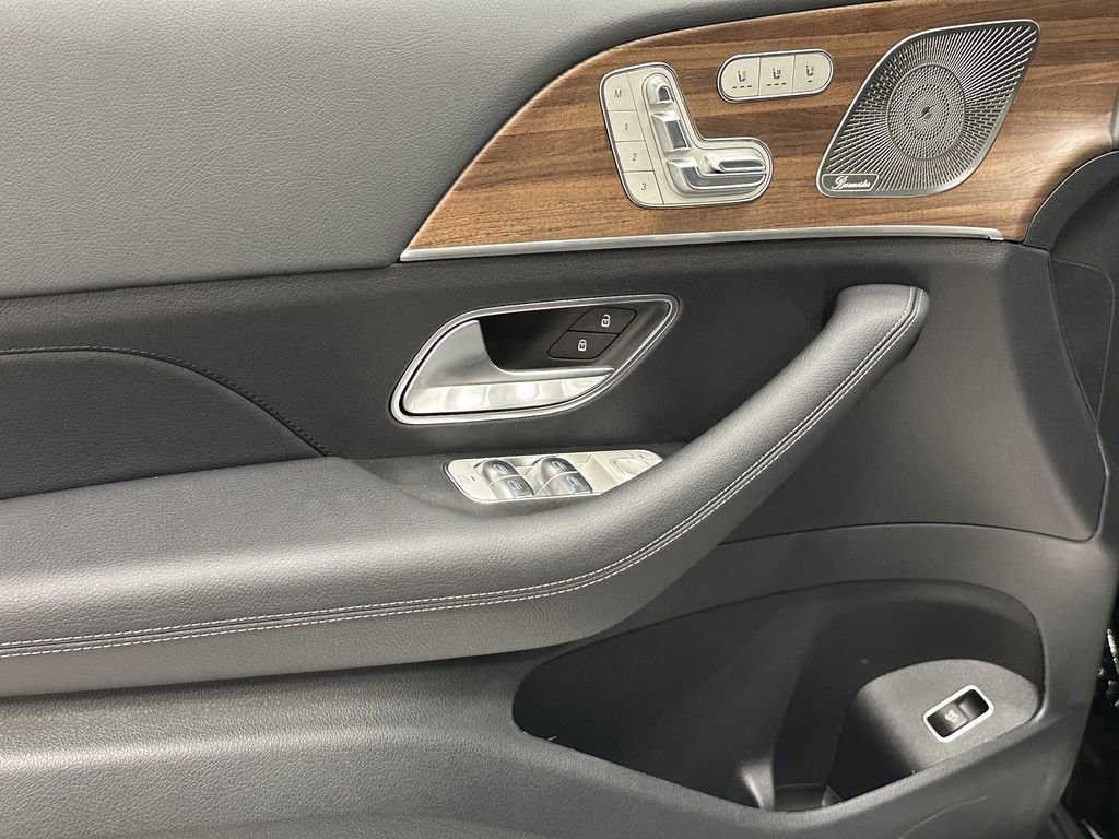 2026 Mercedes Benz GLS 450 4MATIC photo 10
