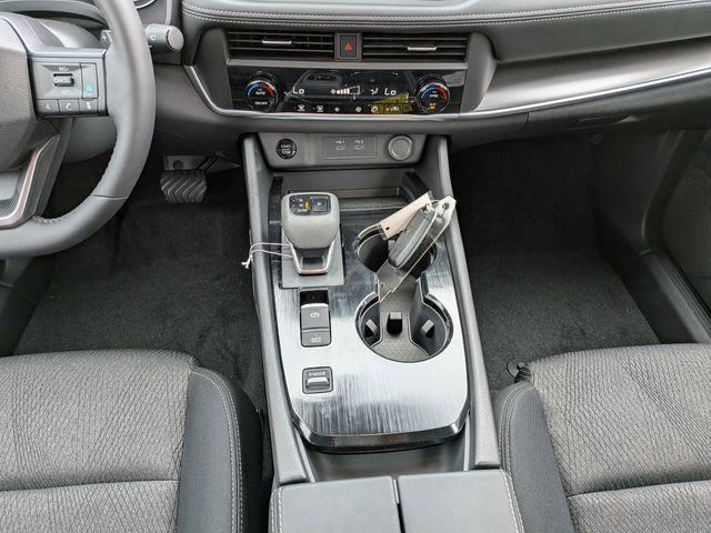 2026 Nissan Rogue SV photo 15