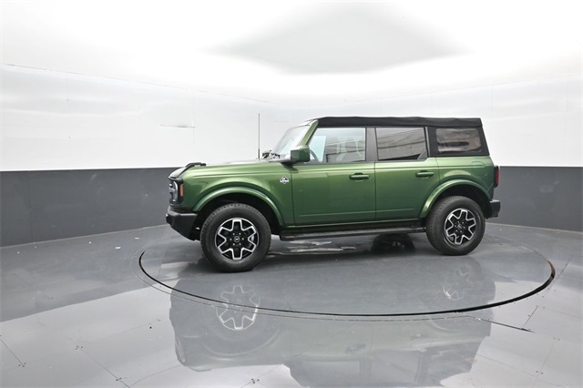 2022 Ford Bronco Outer Banks photo 4