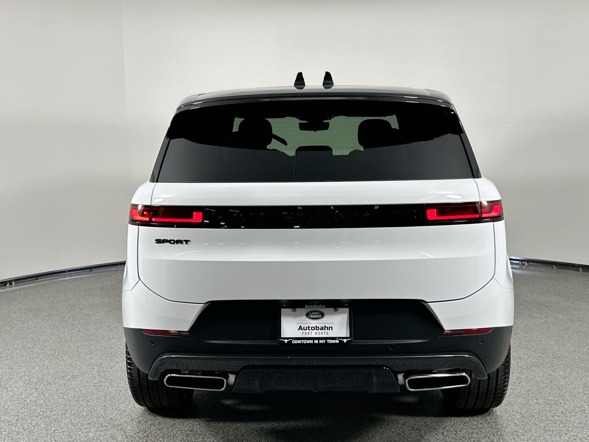 2025 Land Rover Range Rover Sport SE photo 4