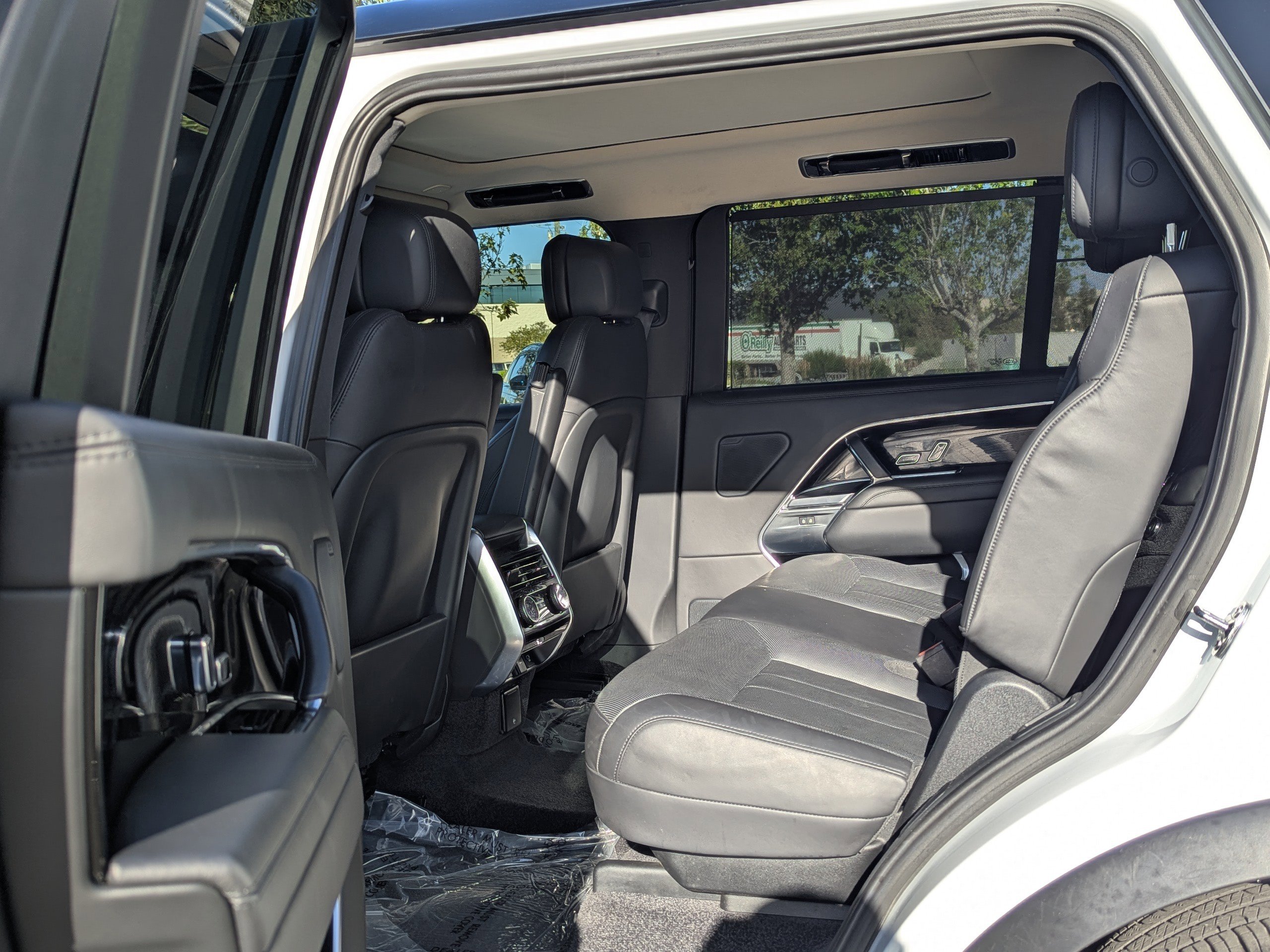 2023 Land Rover Range Rover SE photo 22