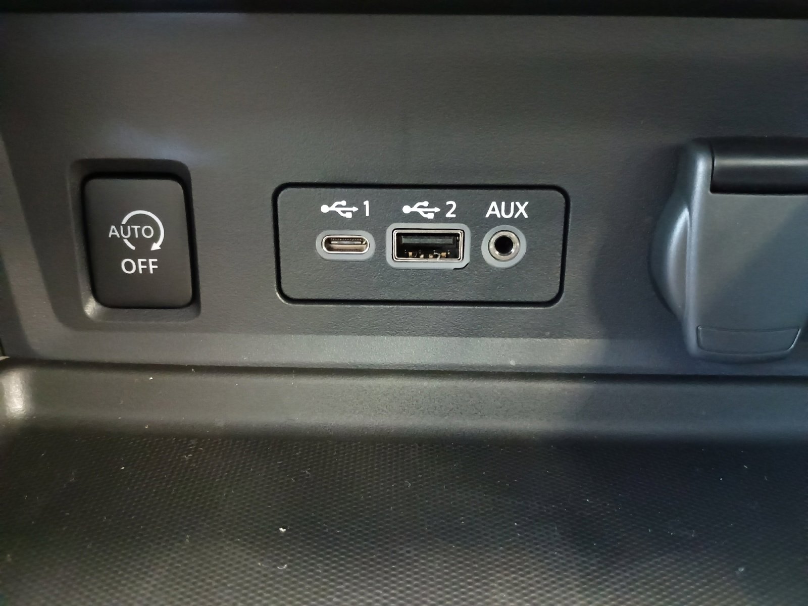 2025 Nissan Sentra SV photo 17