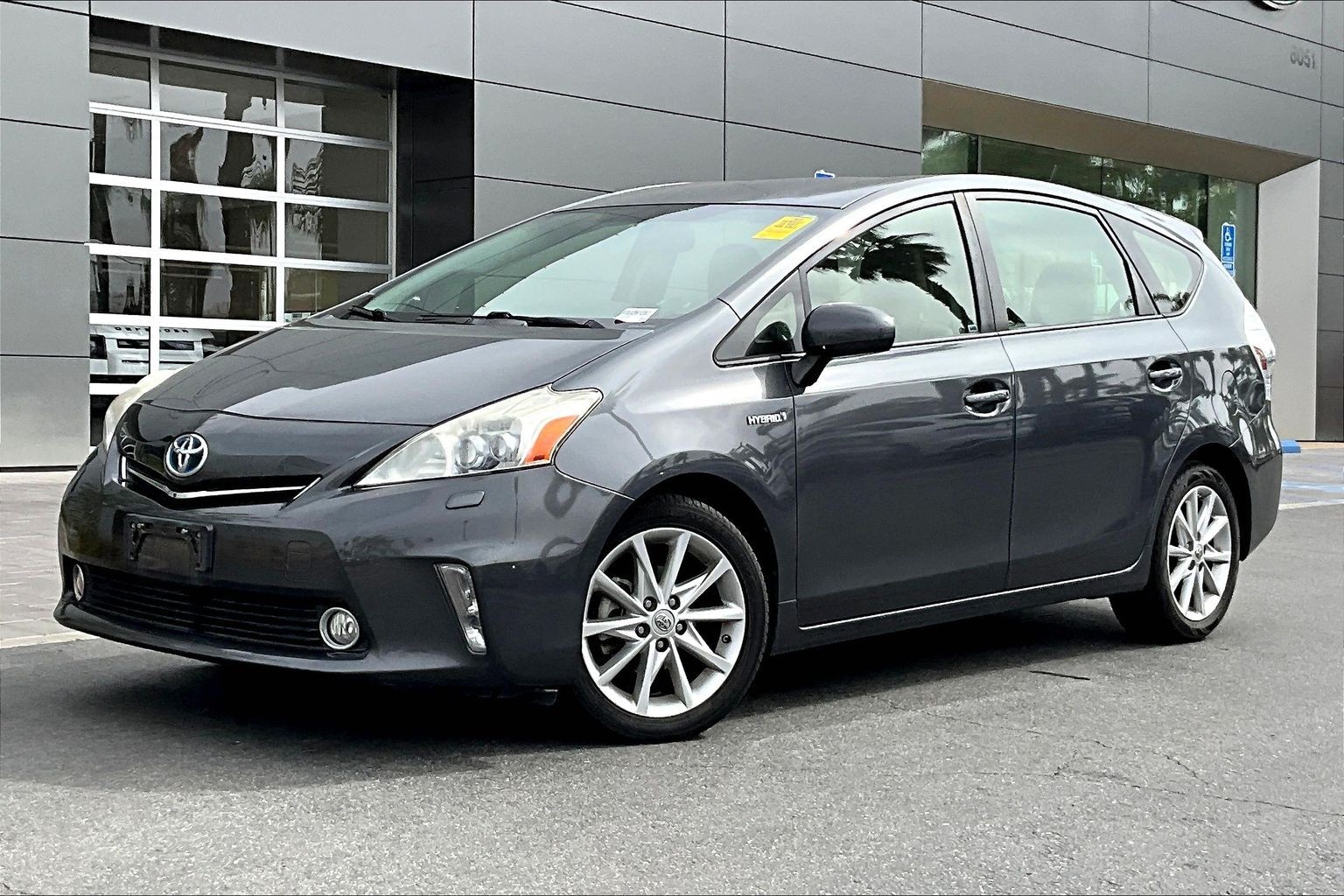 2013 Toyota Prius v Five