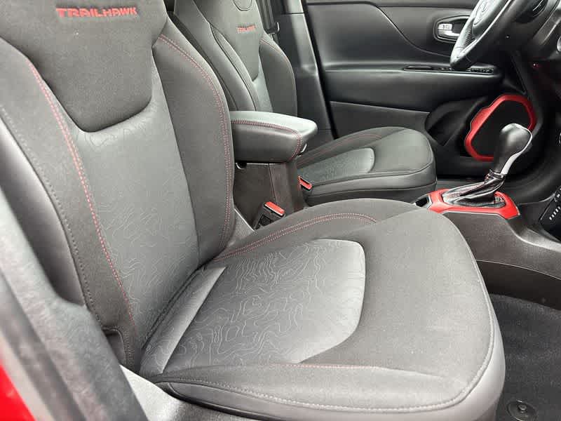 2016 Jeep Renegade Trailhawk photo 16