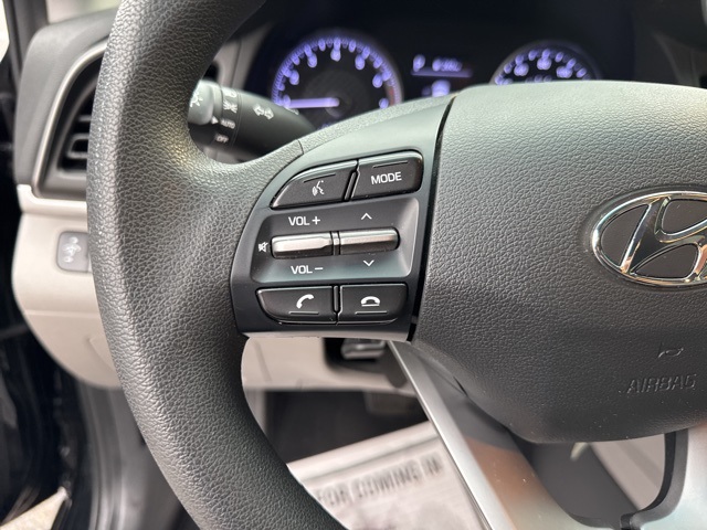 2020 Hyundai Elantra SEL photo 18
