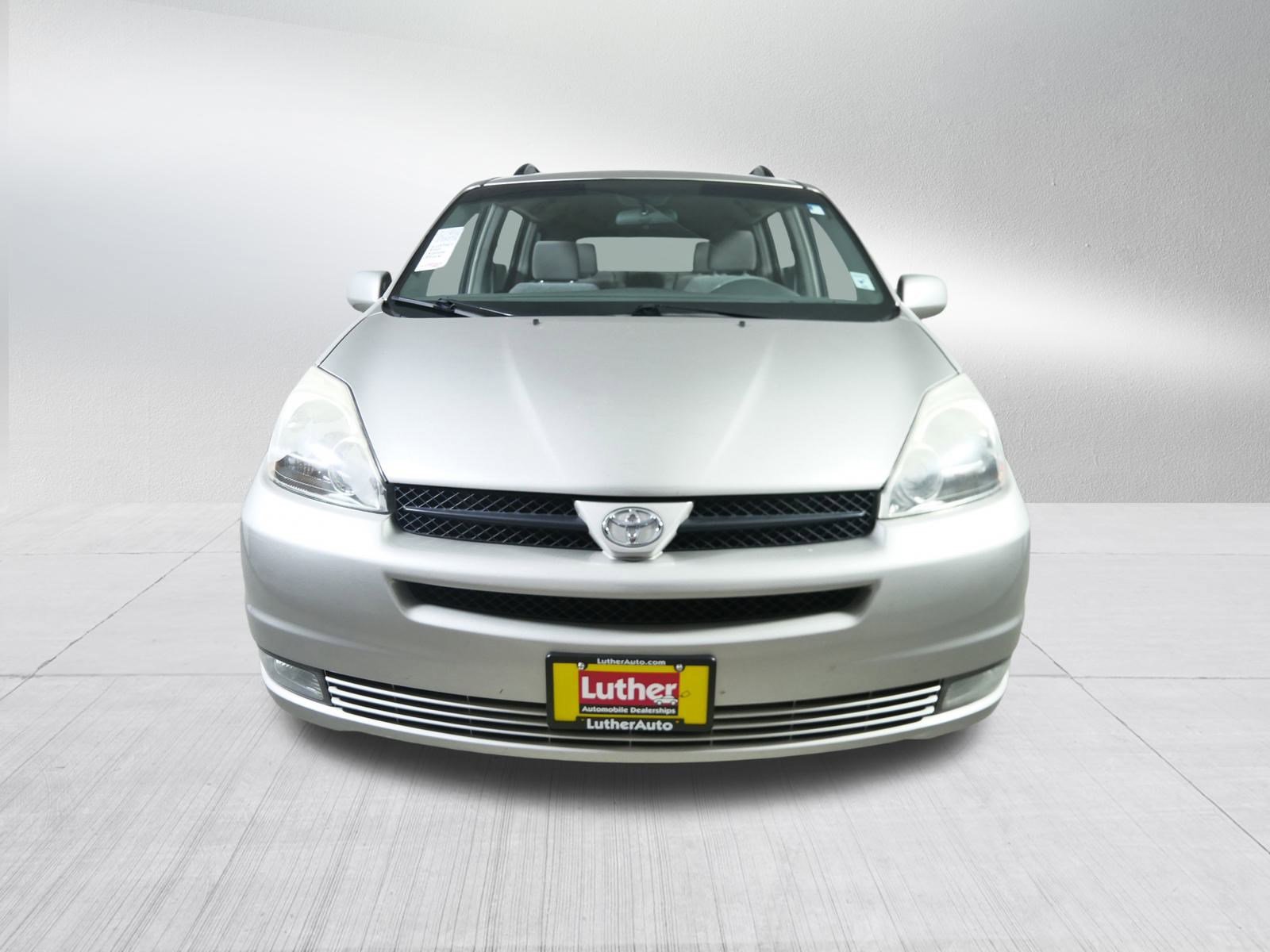 Used 2004 Toyota Sienna XLE with VIN 5TDZA22C84S173937 for sale in Cambridge, Minnesota