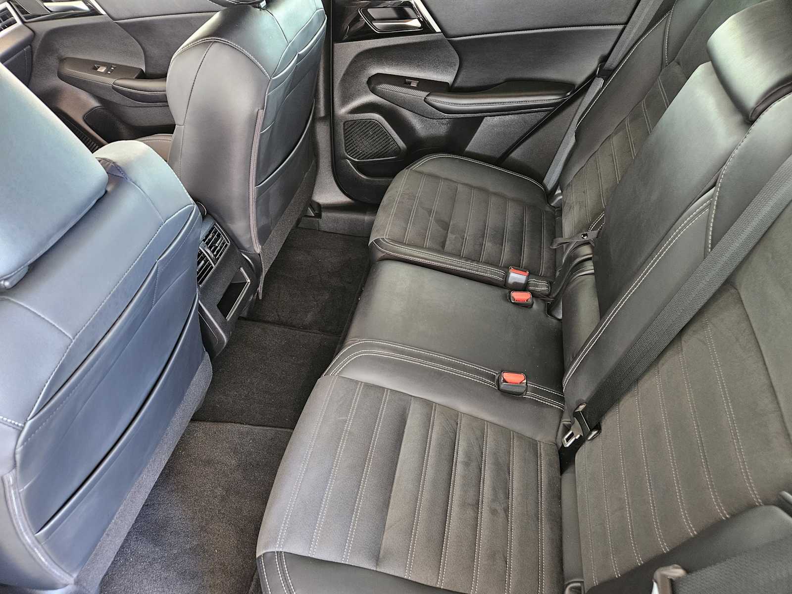 2022 Mitsubishi Outlander Black Edition photo 42