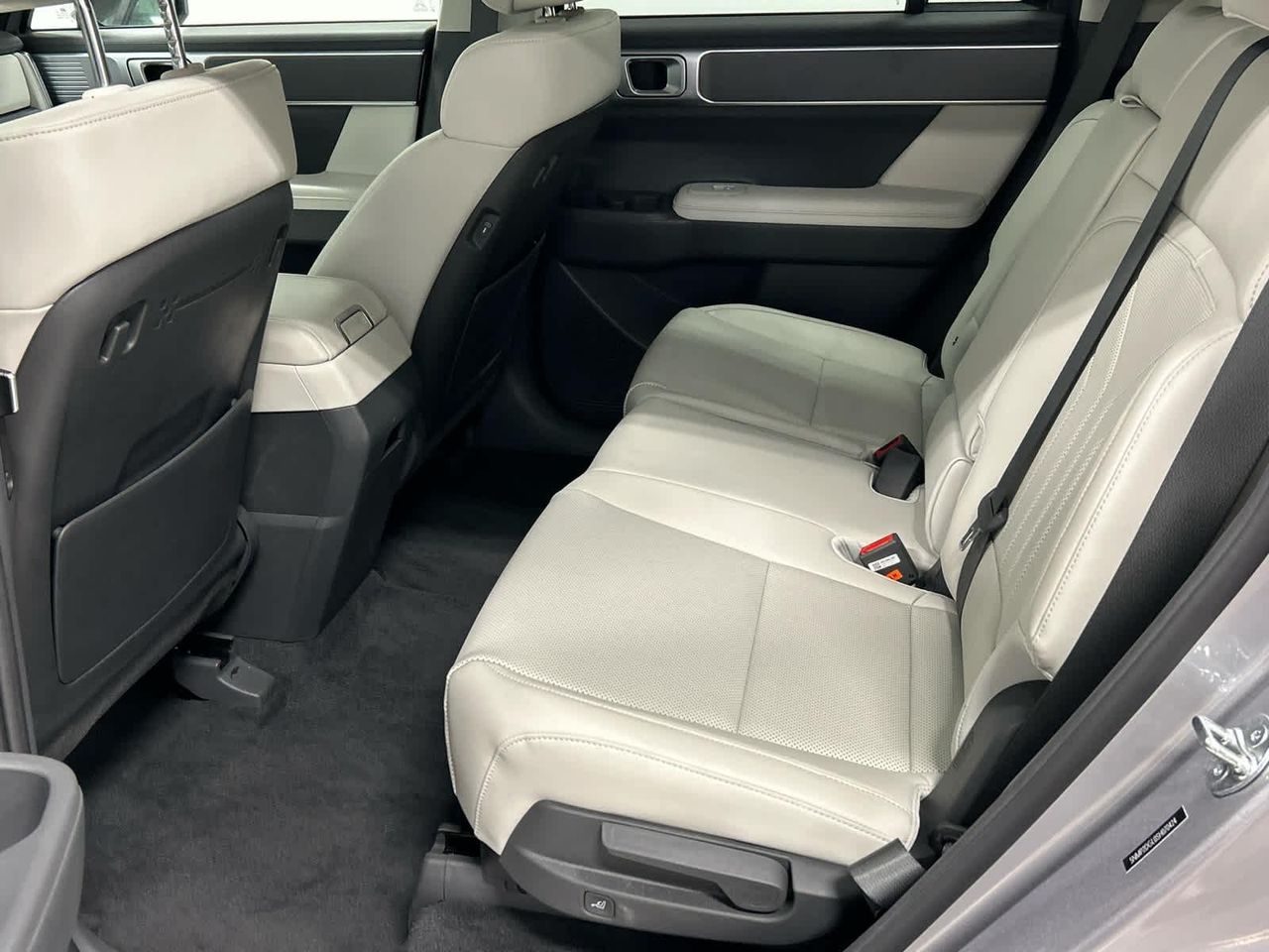 2025 Hyundai Santa Fe SEL photo 29