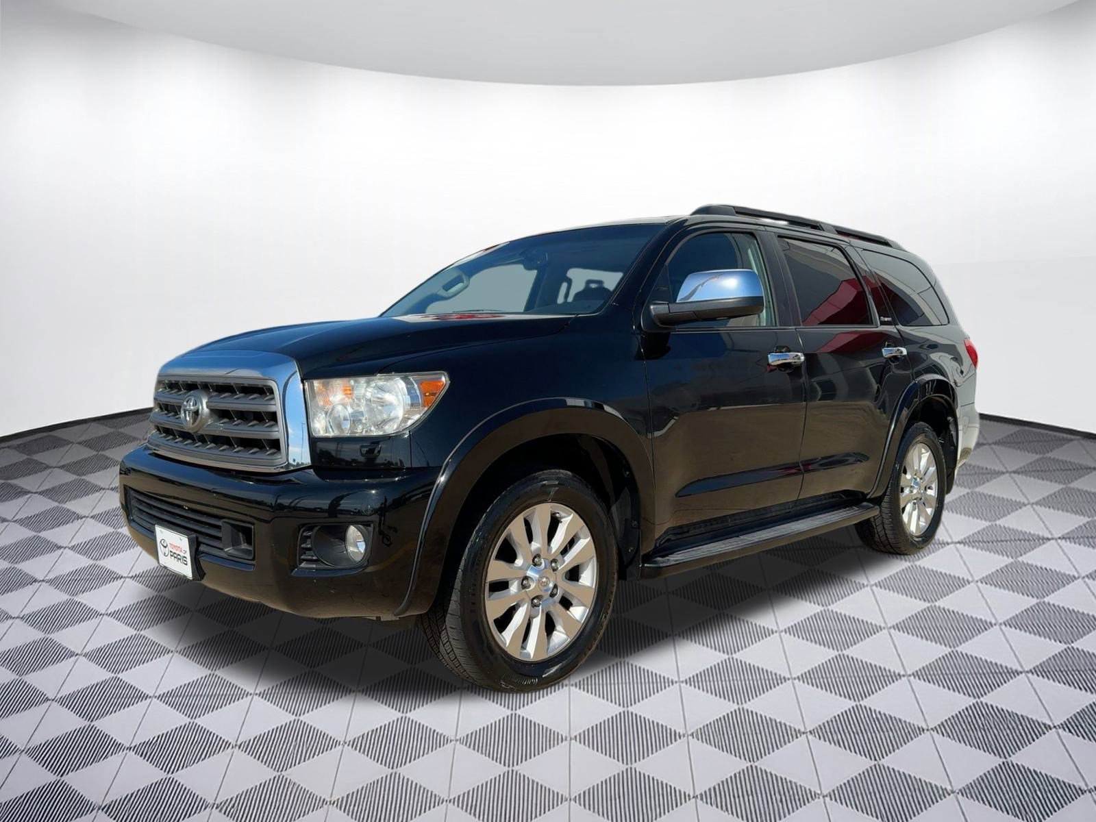 2016 Toyota Sequoia Platinum photo 2