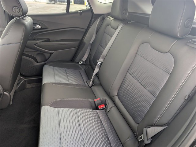 2025 Chevrolet Trax LT photo 11